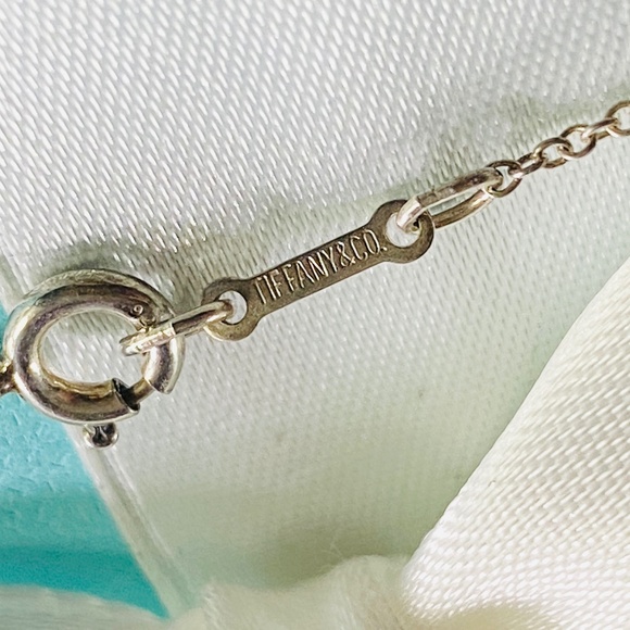 Tiffany & Co infinity cross Elsa Peretti.925 sterling silver 16” box - Picture 5 of 8